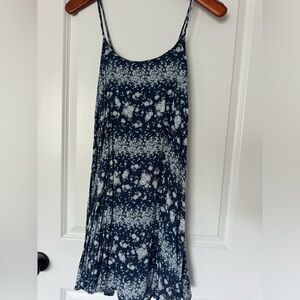 Brandy Melville Navy and White Floral dress